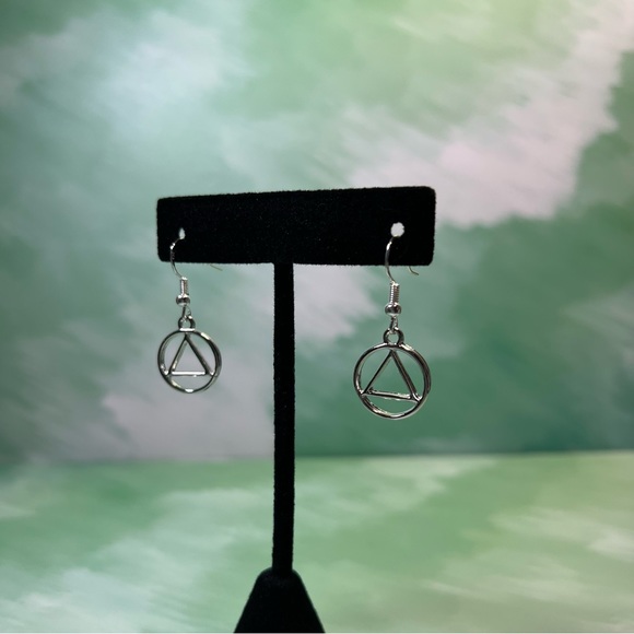 ALCOHOLICS ANONYMOUS SYMBOL EARRINGS BE PROUD OF YOUR RECOVERY - Picture 4 of 5